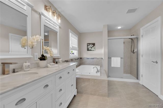 5252 Mallard Roost, Clarence, NY 14221