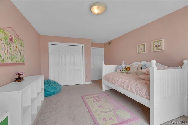 5252 Mallard Roost, Clarence, NY 14221