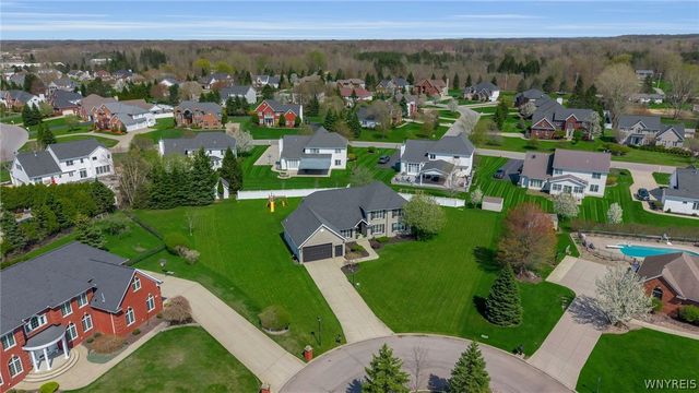 5252 Mallard Roost, Clarence, NY 14221