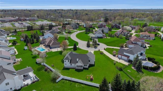 5252 Mallard Roost, Clarence, NY 14221