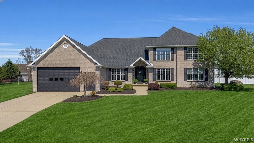 5252 Mallard Roost, Clarence, NY 14221