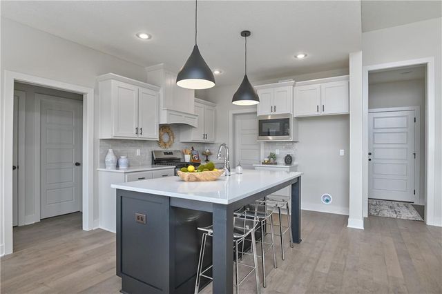 24625 W 60 Terrace, Shawnee, KS 66226