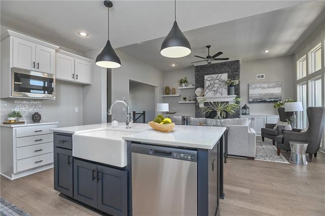 24625 W 60 Terrace, Shawnee, KS 66226