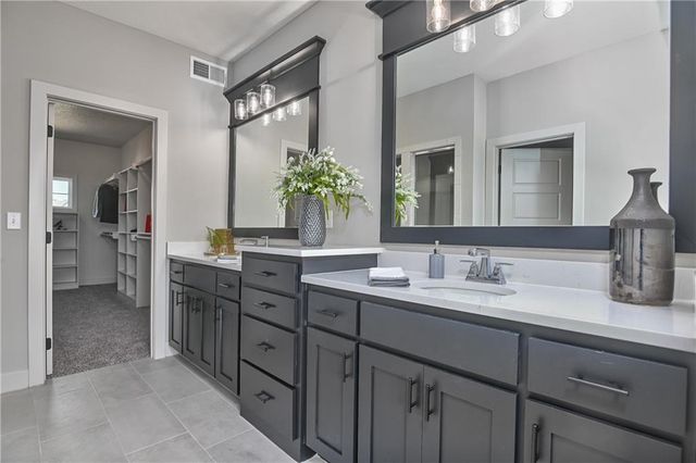 24625 W 60 Terrace, Shawnee, KS 66226
