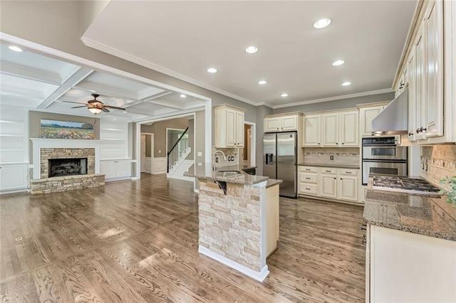 175 Woodcliff Drive, Suwanee, GA 30024