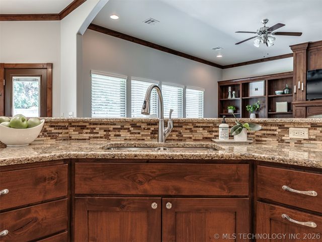 2125 Turtle Creek Street, Bartlesville, OK 74006