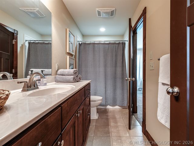 2125 Turtle Creek Street, Bartlesville, OK 74006