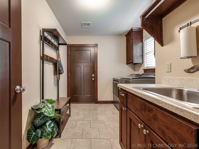 2125 Turtle Creek Street, Bartlesville, OK 74006