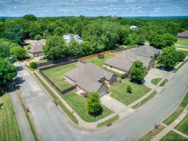 2125 Turtle Creek Street, Bartlesville, OK 74006