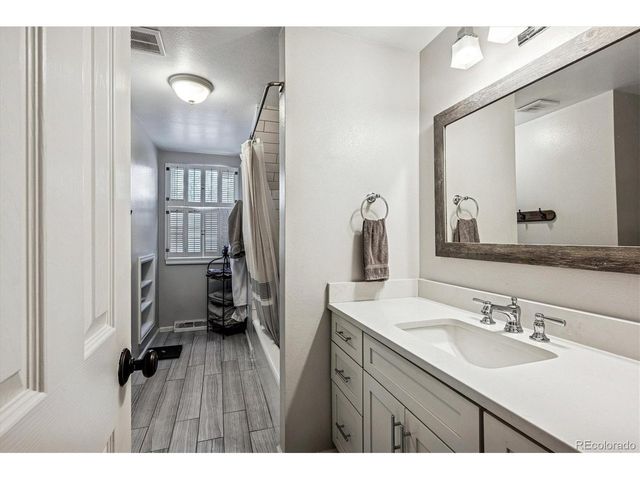 6809 S Niagara Ct, Centennial, CO 80112