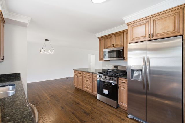 5022 Fargo Avenue, Skokie, IL 60077