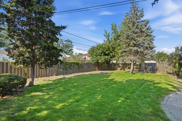 5022 Fargo Avenue, Skokie, IL 60077
