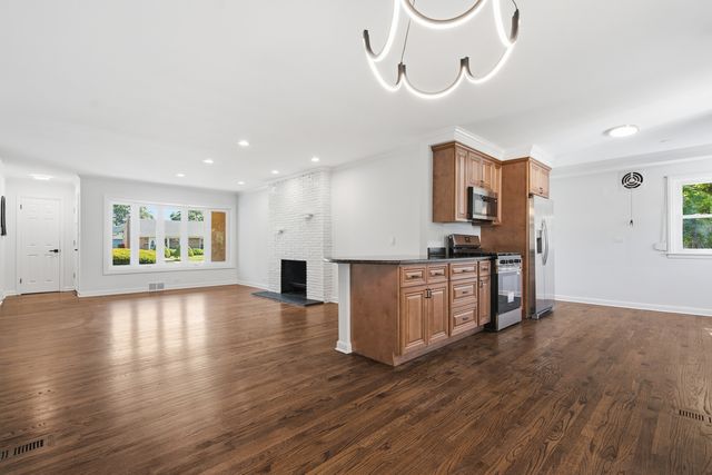 5022 Fargo Avenue, Skokie, IL 60077