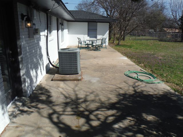 8117 Redwood Drive, Benbrook, TX 76116