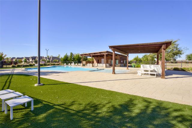 2813 Upland Trail Lane, Aubrey, TX 76227