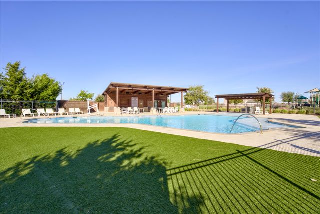 2813 Upland Trail Lane, Aubrey, TX 76227