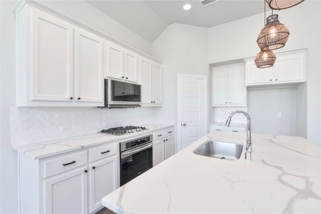 2813 Upland Trail Lane, Aubrey, TX 76227