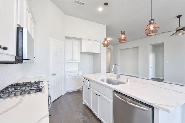 2813 Upland Trail Lane, Aubrey, TX 76227