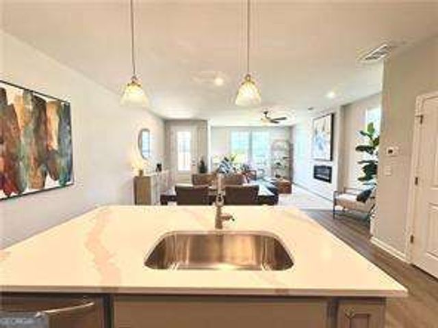 477 Crown Drive, Emerson, GA 30137