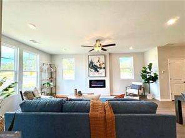 477 Crown Drive, Emerson, GA 30137