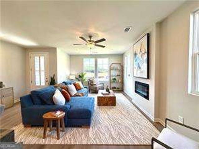 477 Crown Drive, Emerson, GA 30137