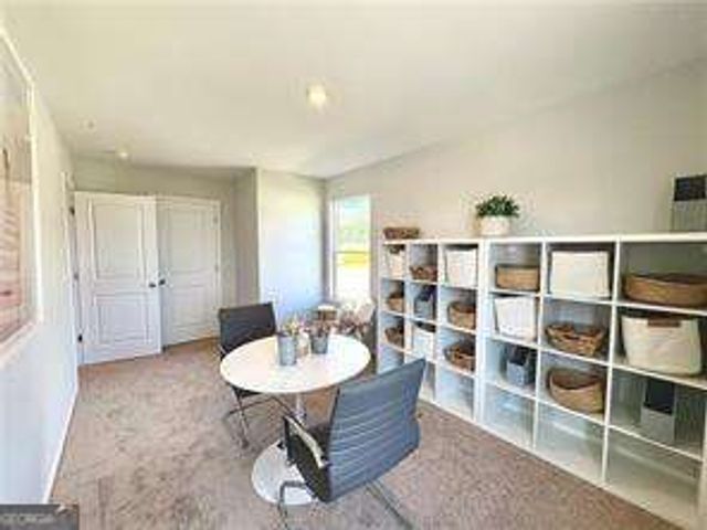 477 Crown Drive, Emerson, GA 30137