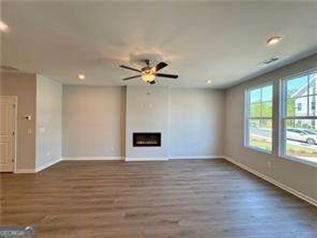 477 Crown Drive, Emerson, GA 30137