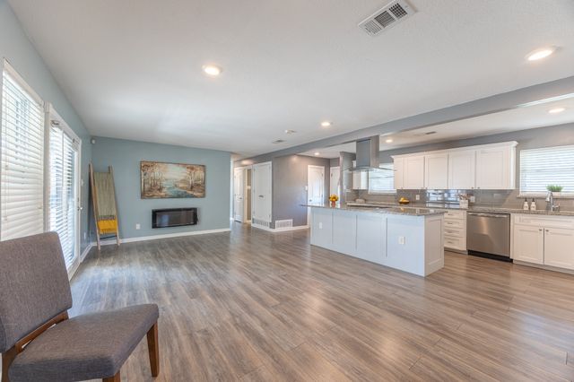 3517 Slade Boulevard, Fort Worth, TX 76116