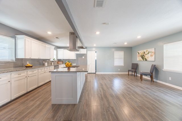 3517 Slade Boulevard, Fort Worth, TX 76116