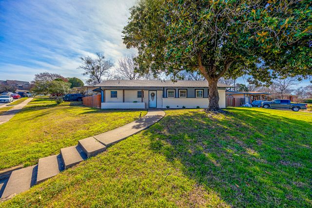 3517 Slade Boulevard, Fort Worth, TX 76116