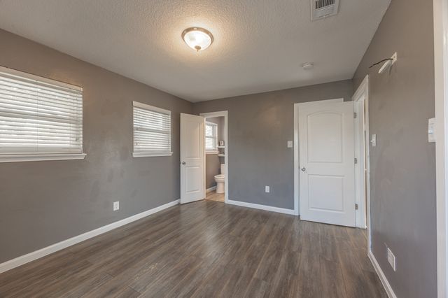 3517 Slade Boulevard, Fort Worth, TX 76116