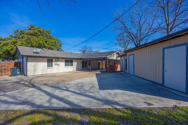 3517 Slade Boulevard, Fort Worth, TX 76116