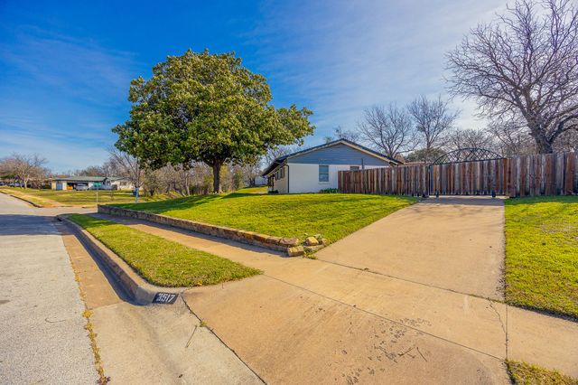 3517 Slade Boulevard, Fort Worth, TX 76116