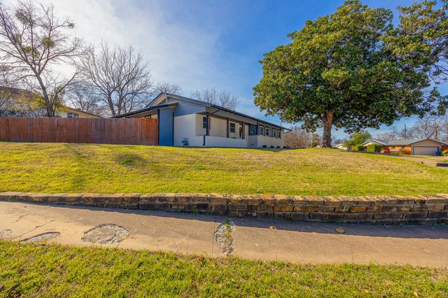 3517 Slade Boulevard, Fort Worth, TX 76116