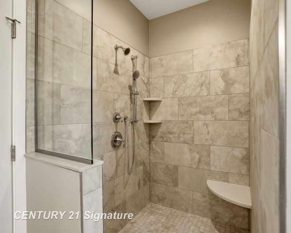 4073 Woodburn Court, Saginaw Twp, MI 48603