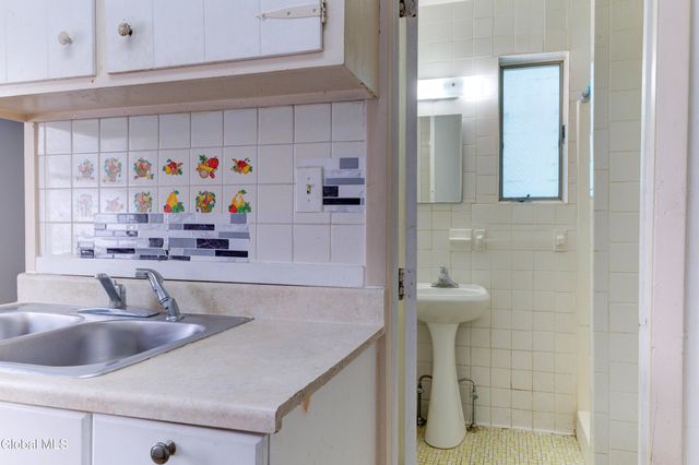 609 McClellan Street, Schenectady, NY 12304