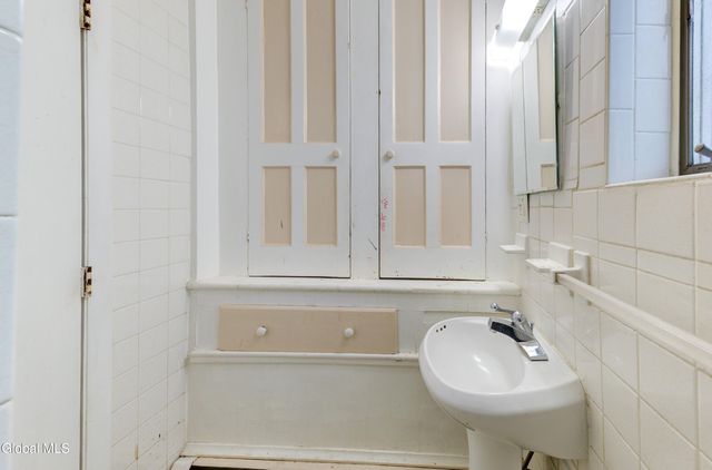 609 McClellan Street, Schenectady, NY 12304