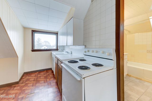 609 McClellan Street, Schenectady, NY 12304