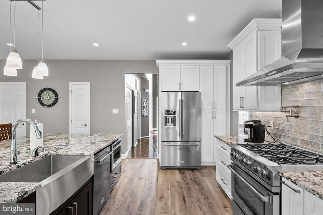 8 MELODIE CT, Hainesport, NJ 08036
