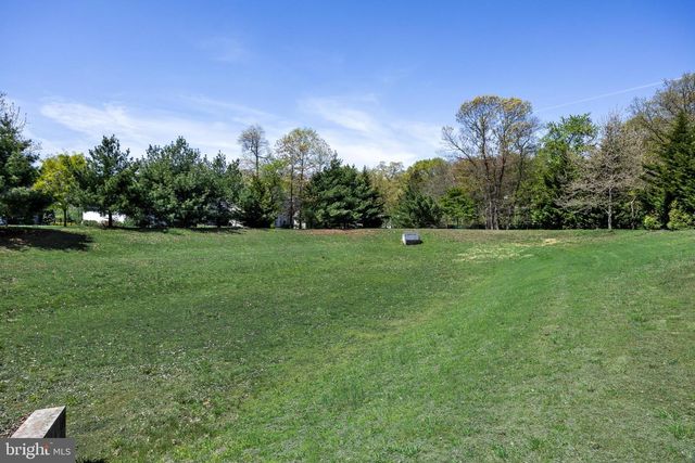 8 MELODIE CT, Hainesport, NJ 08036
