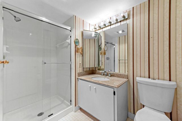 33 Southport Lane D, Boynton Beach, FL 33436