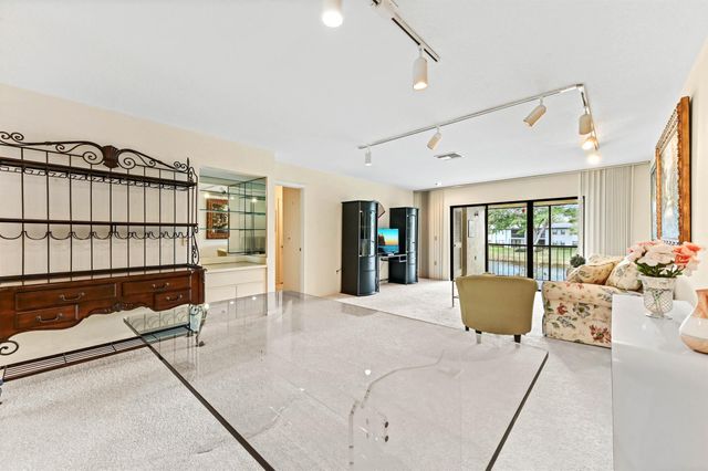 33 Southport Lane D, Boynton Beach, FL 33436