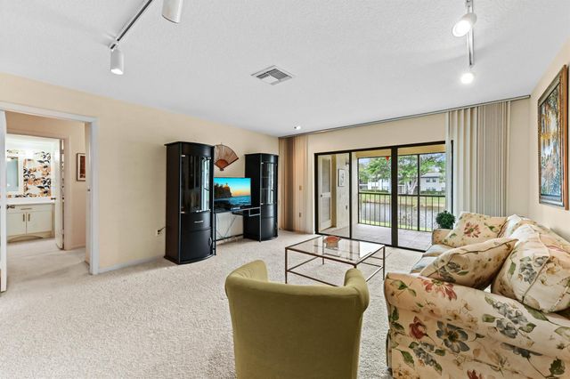 33 Southport Lane D, Boynton Beach, FL 33436