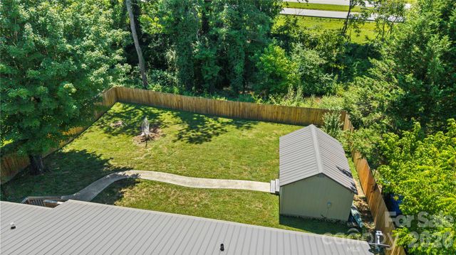 159 New Haw Creek Road, Asheville, NC 28805