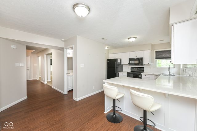 7954 Branch Creek Drive, Indianapolis, IN 46268