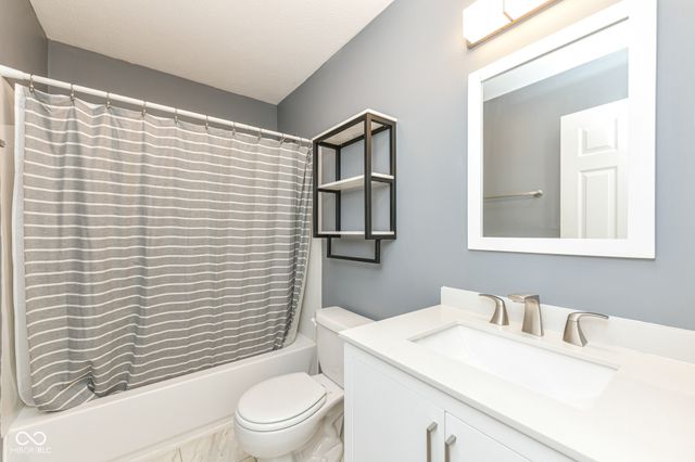 7954 Branch Creek Drive, Indianapolis, IN 46268