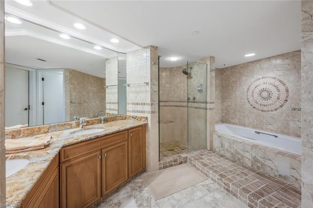 4751 Gulf Shore BLVD N 507, Naples, FL 34103