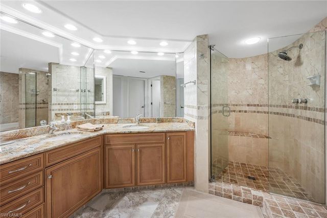 4751 Gulf Shore BLVD N 507, Naples, FL 34103