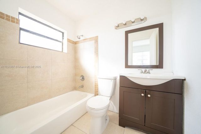 417 NW 2nd Ave 3, Hallandale Beach, FL 33009