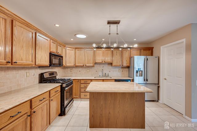 280 Mockingbird Drive, Monroe, NJ 08831
